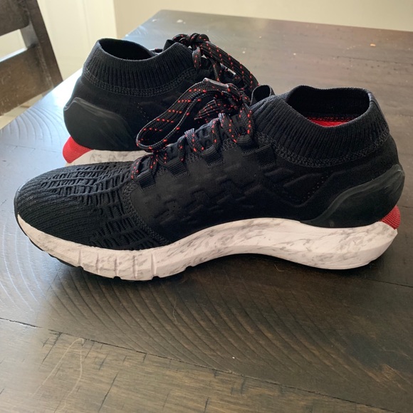 Underarmour HOVR with Bluetooth capability - Picture 5 of 7